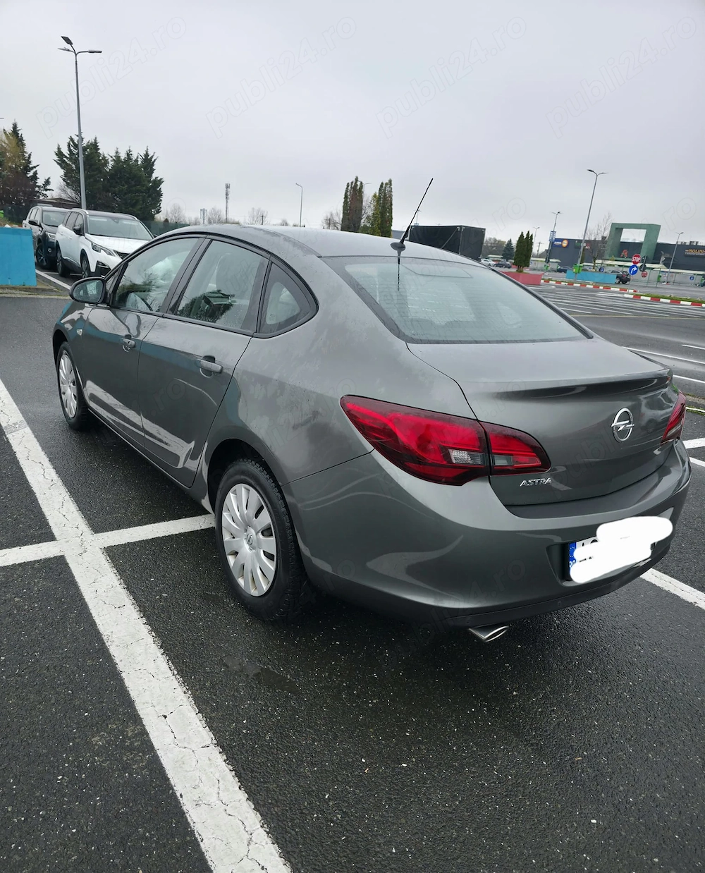 Opel Astra j 2019 benzină,64000 km.7900 euro 