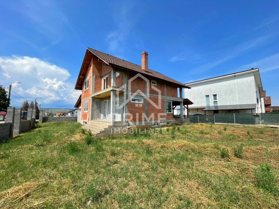 Casă individuală | 250 mp utili | 600 mp teren | Finisată la gri
