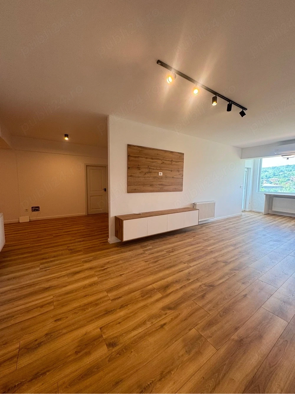Apartament 3 camere la cheie central