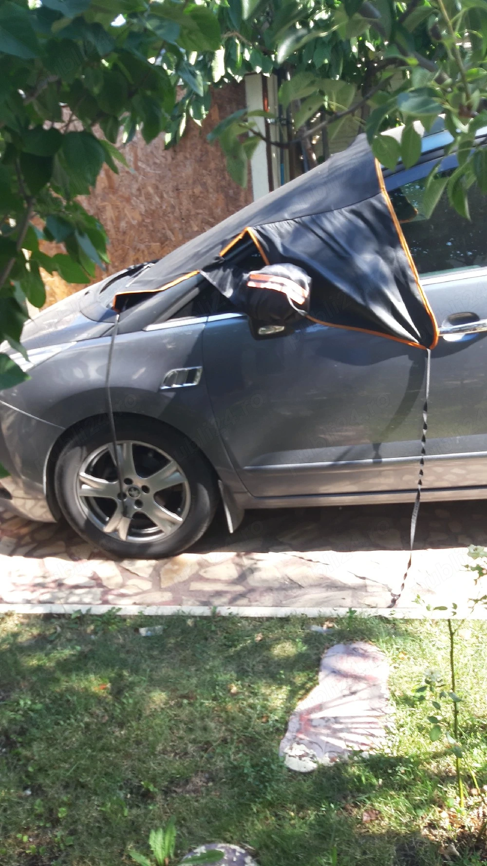 vand doua autoturisme