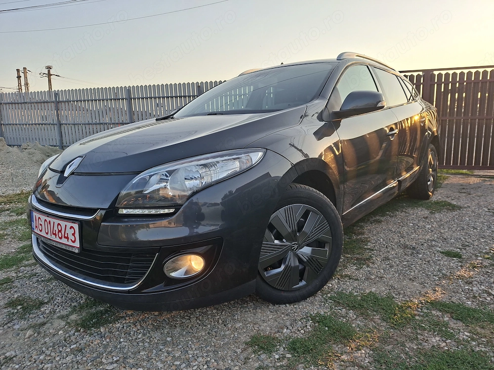 Renault Megane -an 2013-1.5 dci110-navi-parc auto-nr rosii