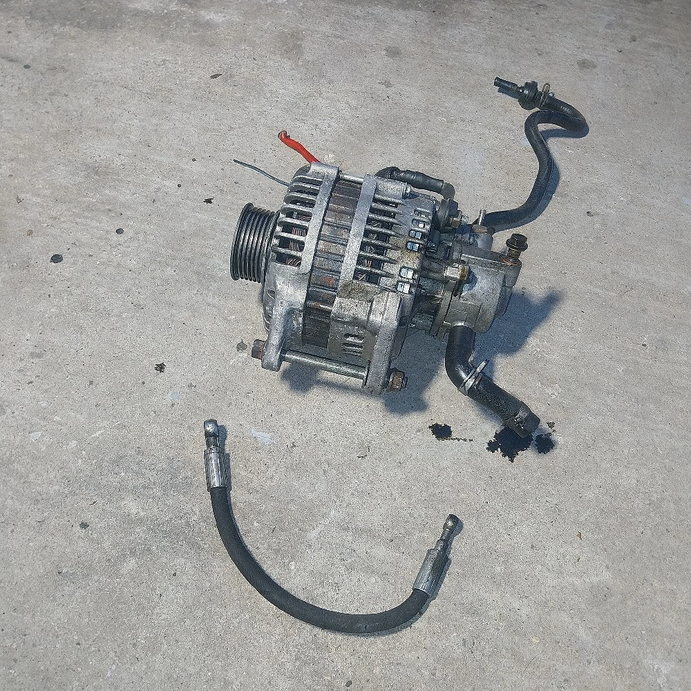 Alternator cu pompă vacum+ racord ulei ungere