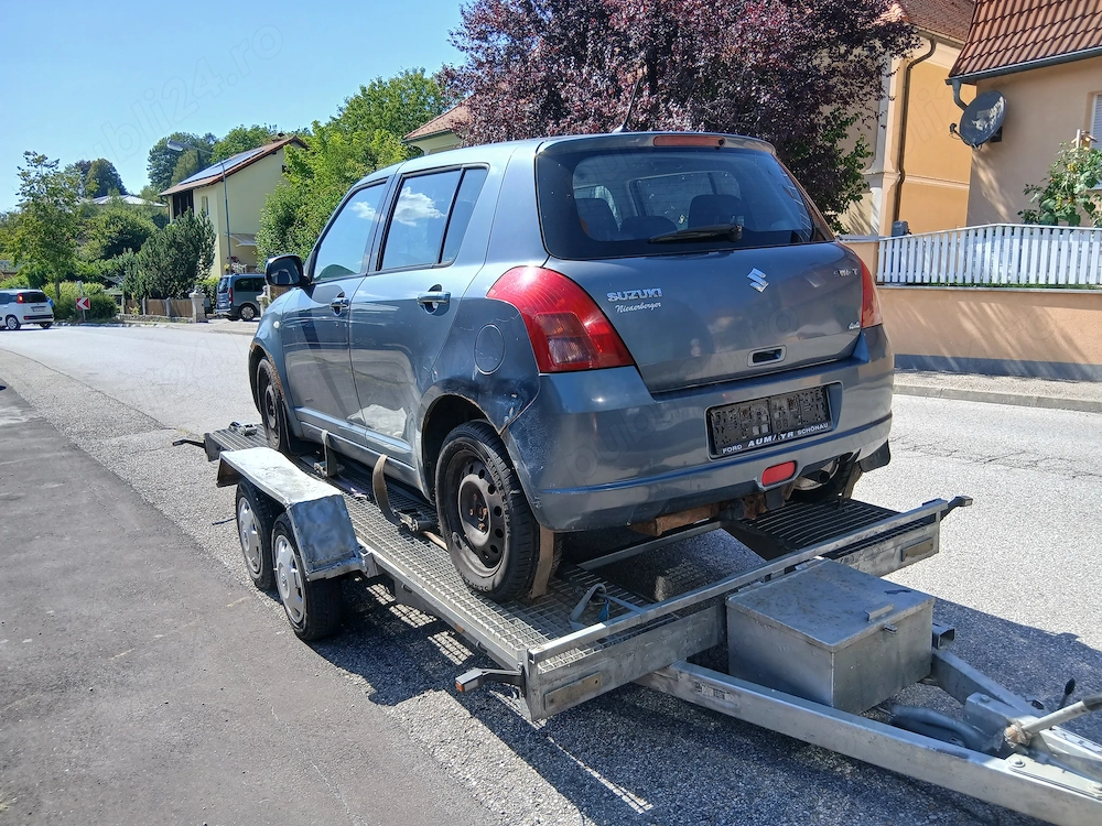 Dezmembrez Suzuki Swift 1,3 GL 4WD (4x4) avariat