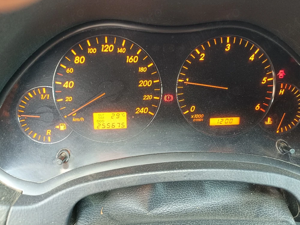 vand Toyota Avensis 2005