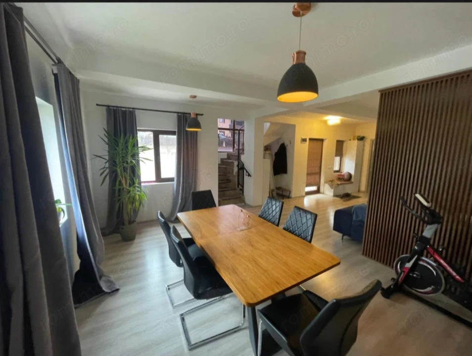 Casa individuala 4 camere, 103 mp, zona Lapus