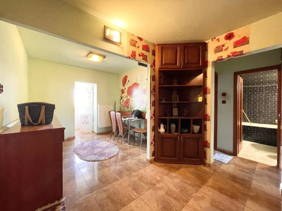 Apartament decomandat 2 camere - Girocului