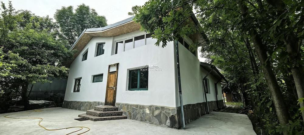 Casa Breaza cu teren mare 