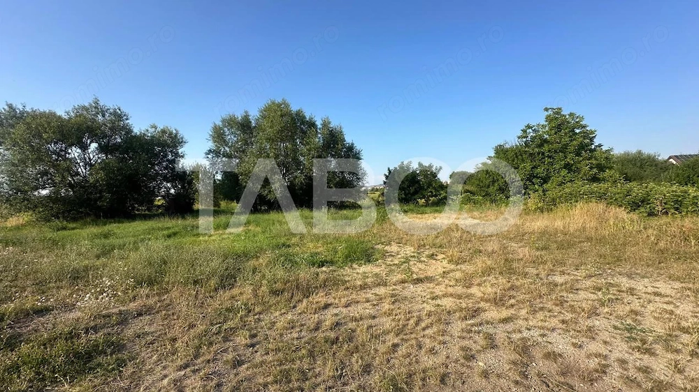 Teren de vanzare 472 mp cu acces la drum asfaltat zona Strand Sibiu