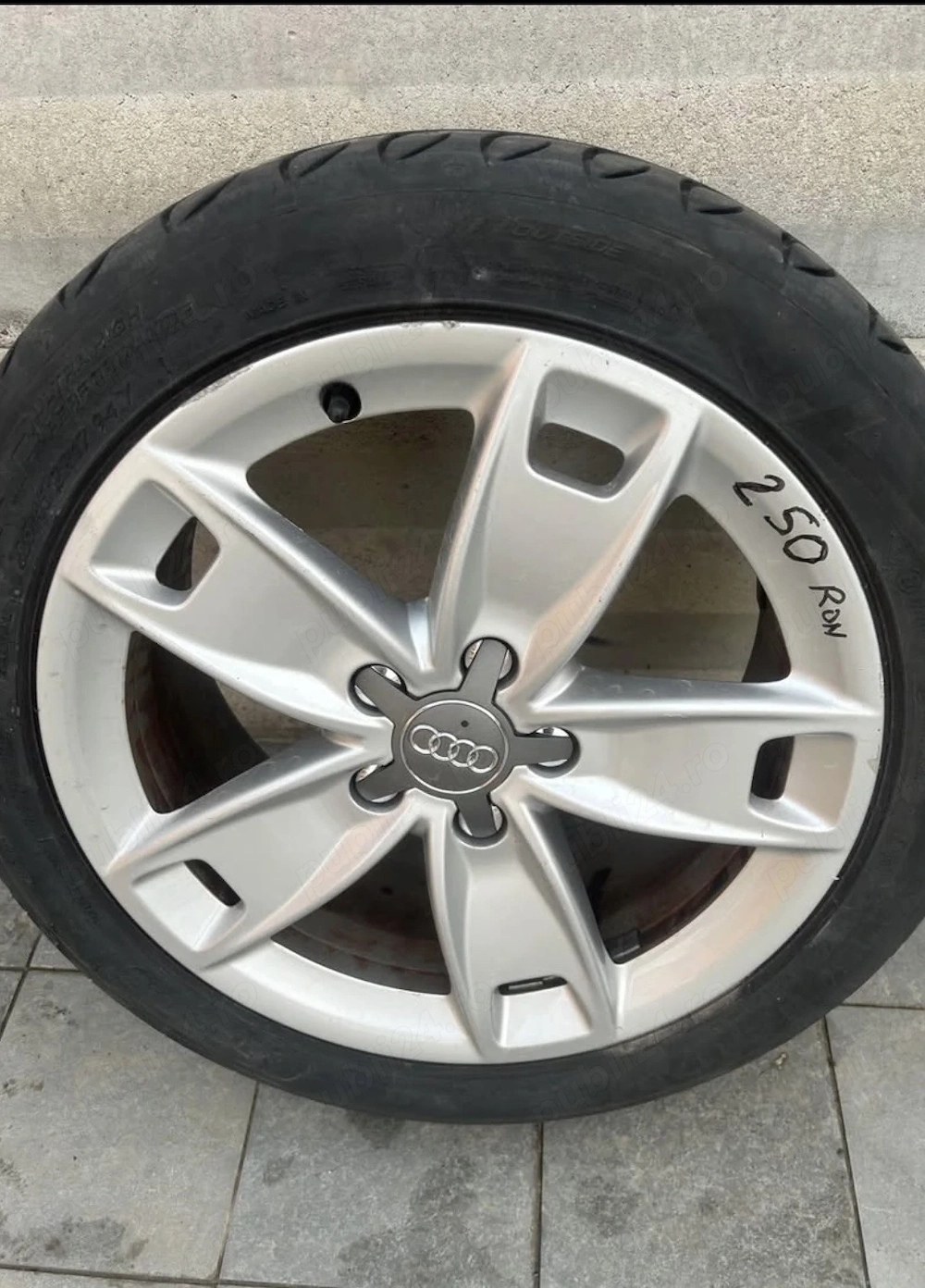 Vând jantă Audi pe 17