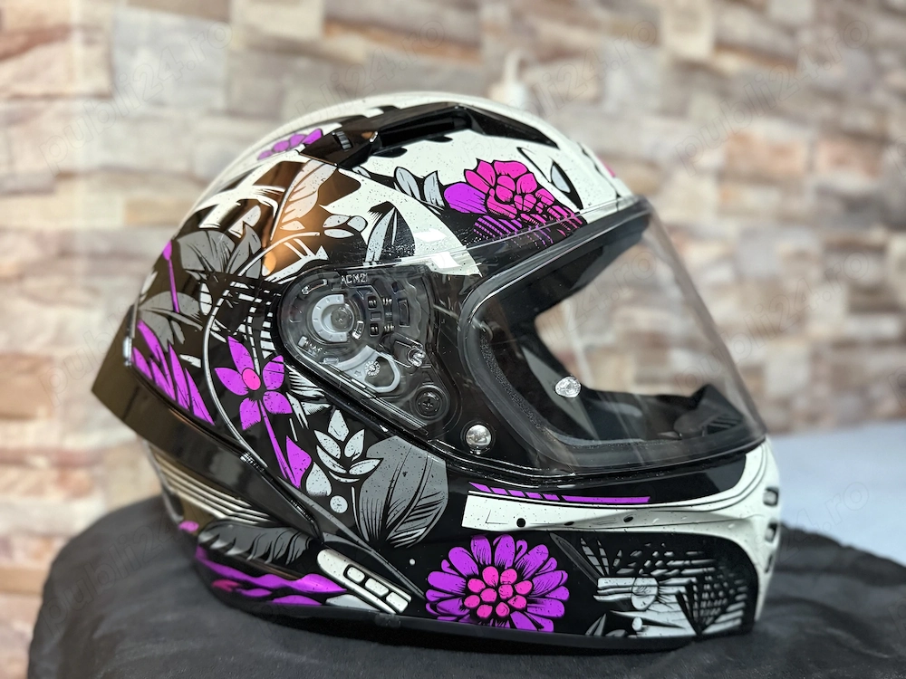 Cască moto Airoh Connor Bloom   S   impecabilă