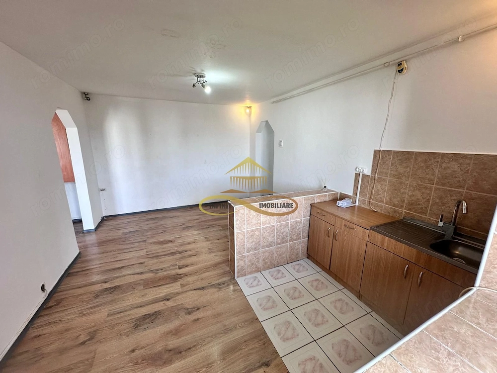 De vanzare apartament 2 camere decomandate Bacau