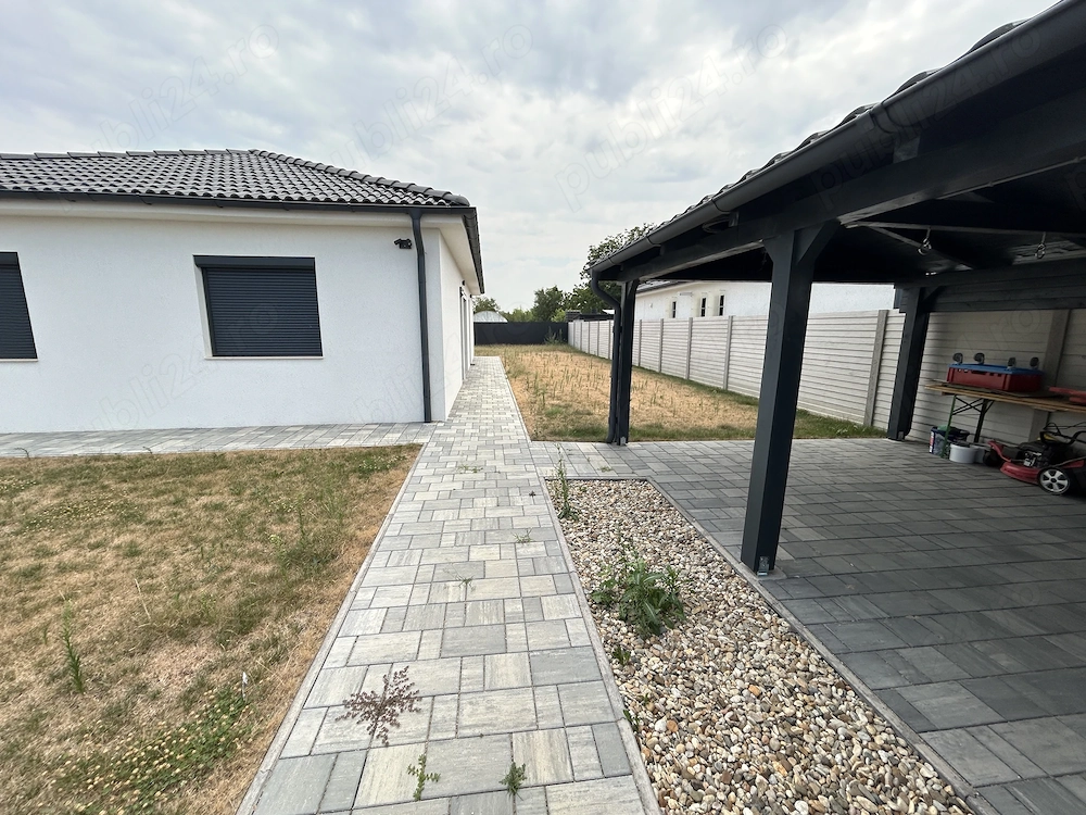 Vand imobil an 2024,situat Mandruloc intre case, st.470 mp.ultramodern 