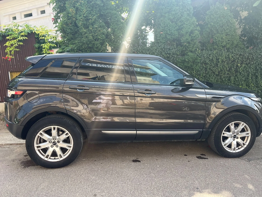 Range Rover Evoque 2.2 TD4 150CP 4x4 Manual   Piele Crem   Meridian