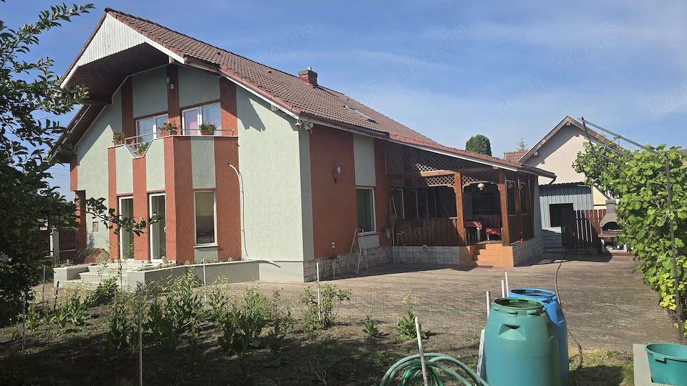 Vand proprietate in Deva. zona Ceangai, compusa din 2 case de locuit, constructii din anul 2003 