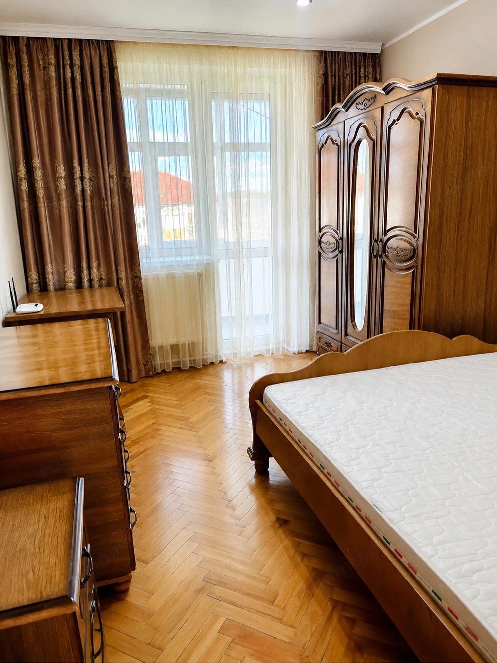 Apartament de 3 camere renovat