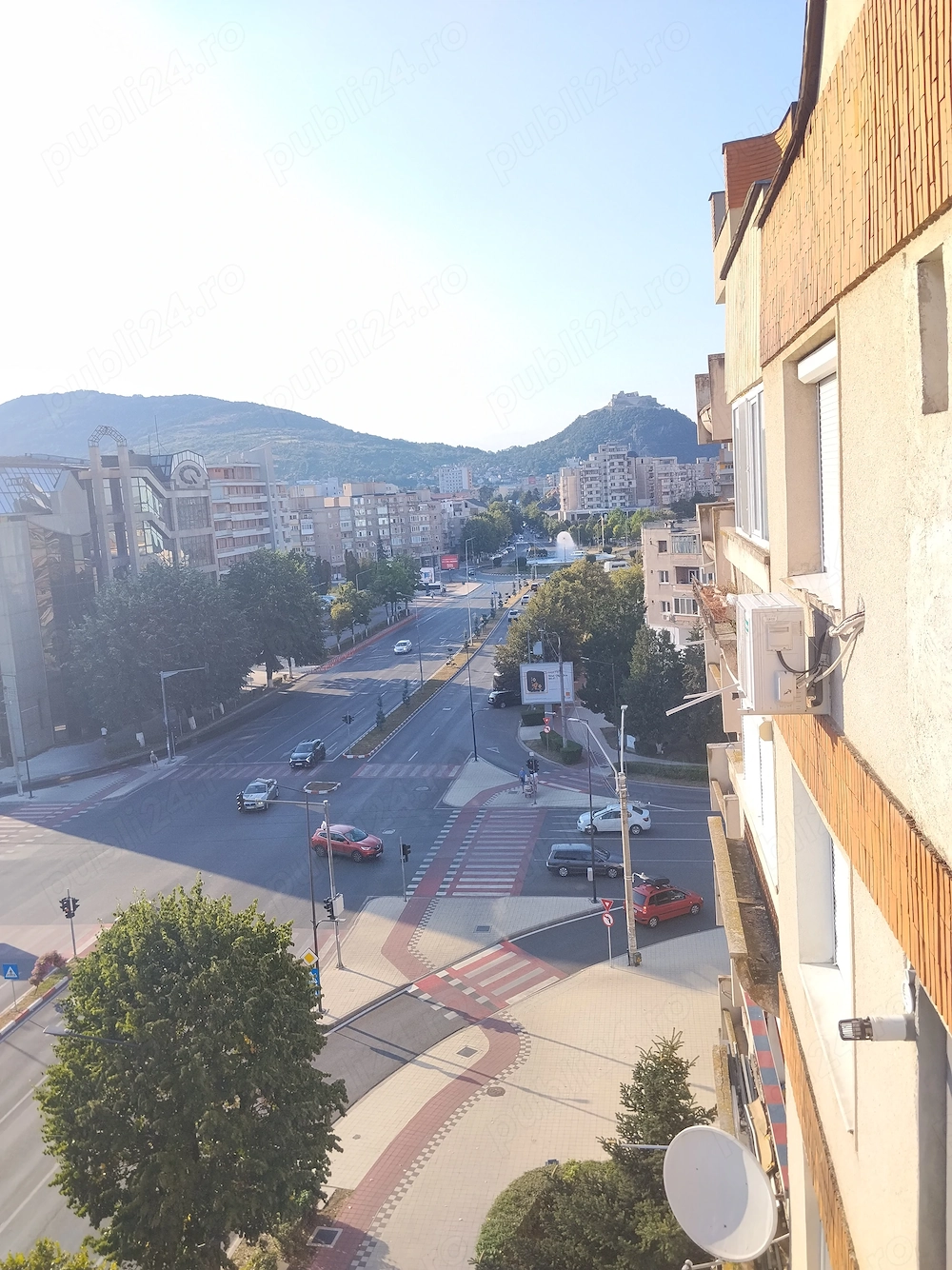 Inchiriez apartament.Deva.220 euro.
