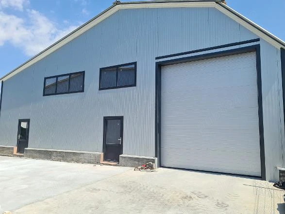 Inchiriez hala noua 300mp centura de nord a Craiovei