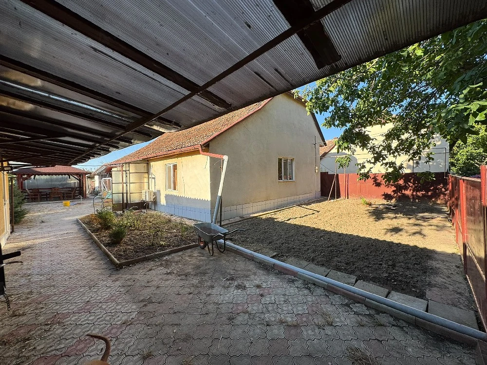 Casa +teren cu toate utilitățile!