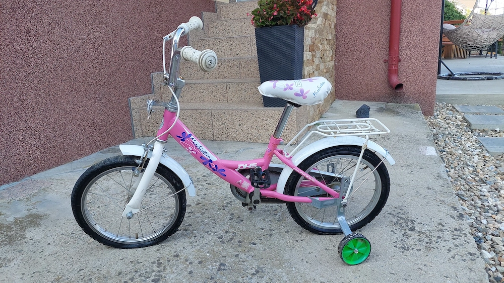 Bicicleta de copii cu roti ajutatoare