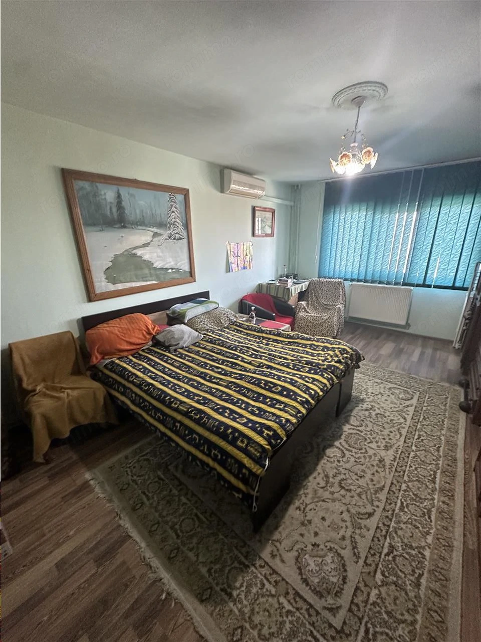 Decomandat la etajul 2 in bloc anvelopat cu centrala proprie