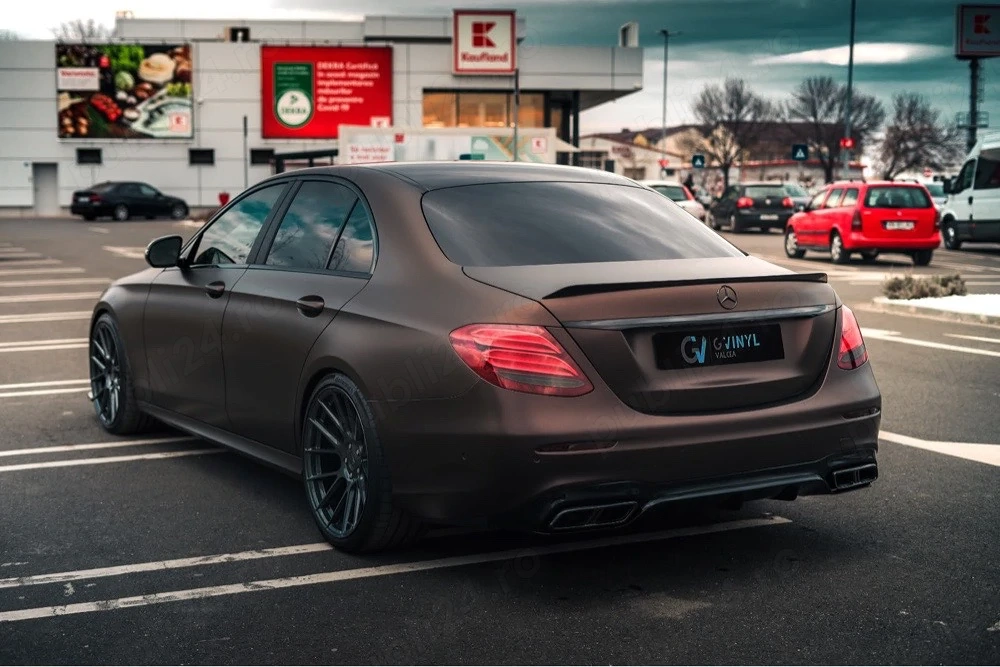 Vând Mercedes BENZ E220 D