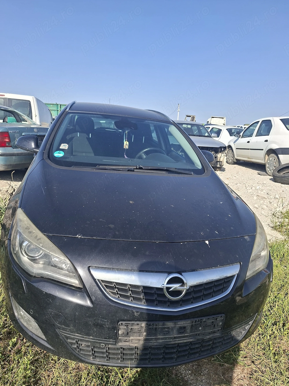 Dezmembrez Opel Astra j 