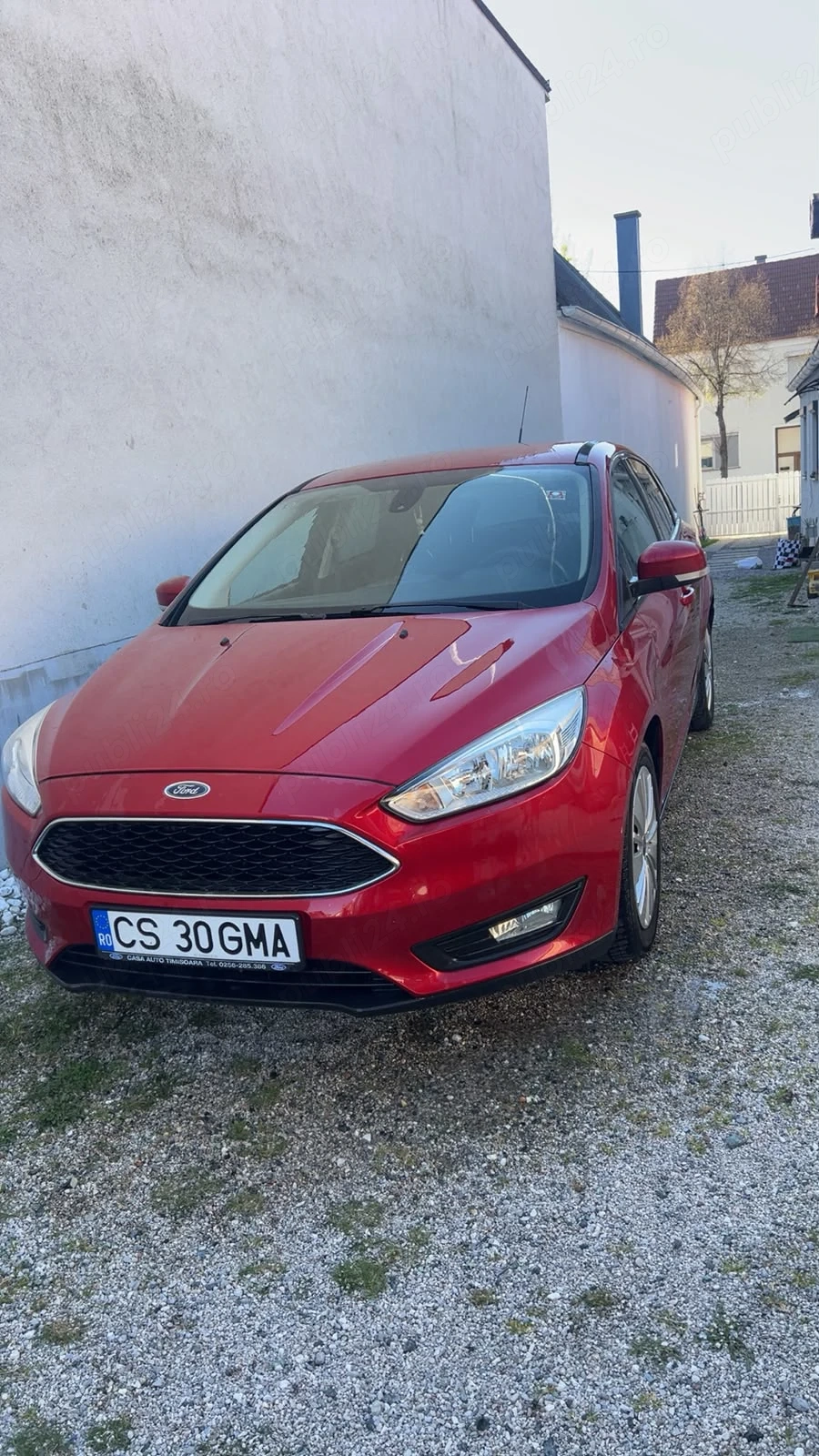 Vand Ford FOCUS An 2015, culoarea rosie!!!