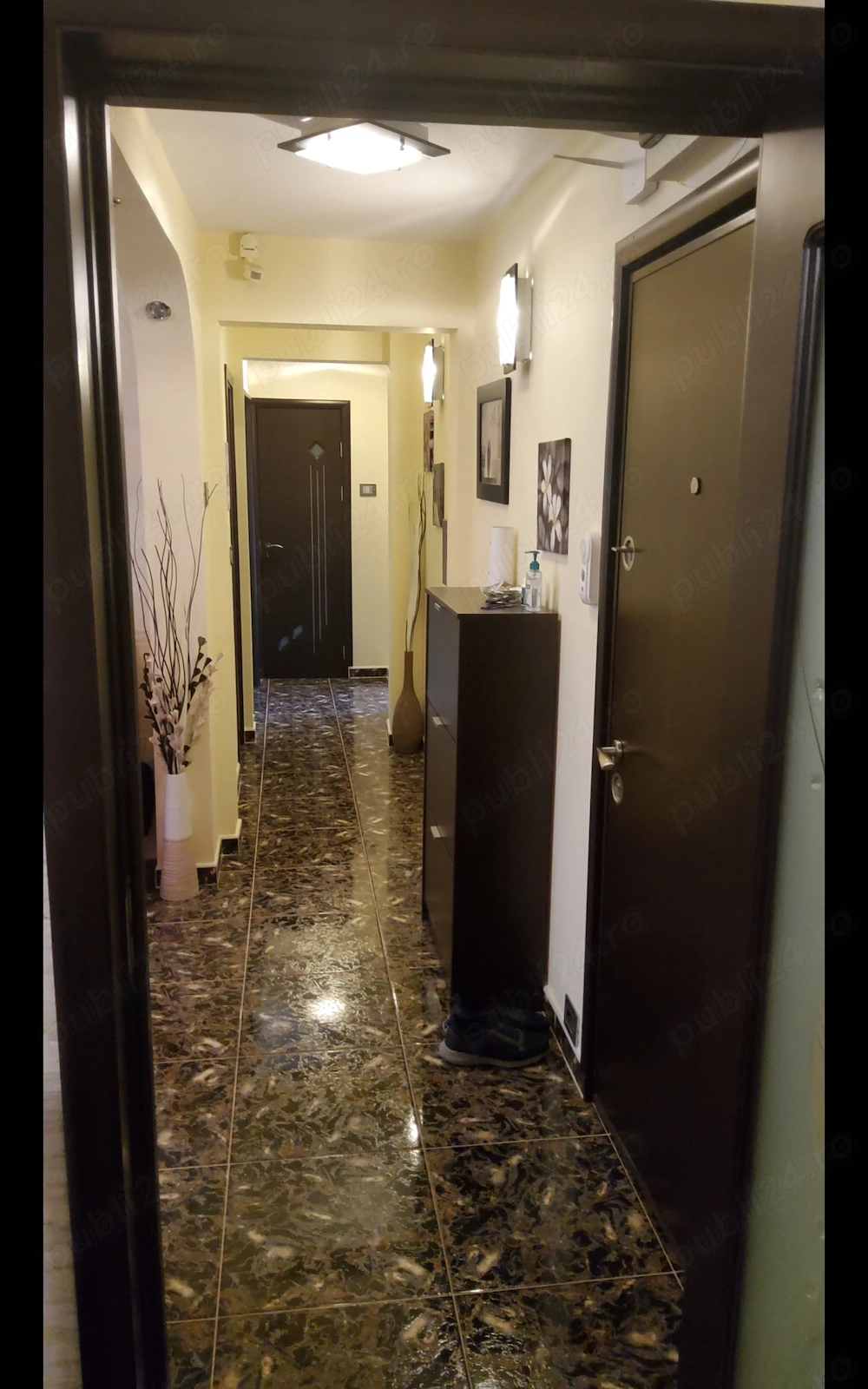 Apartament 3 camere decomandat, TOTAL RESTRUCTURAT, mobilat complet   Năvodari Sud