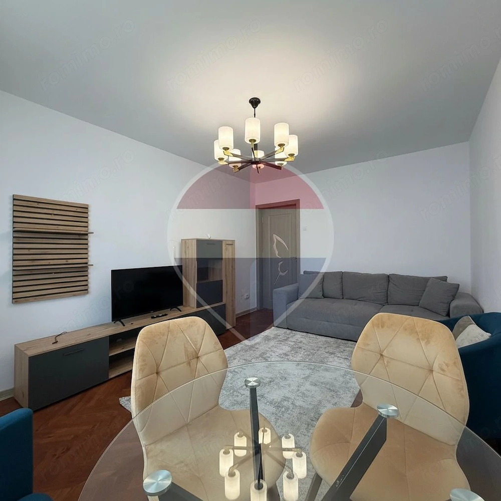 Apartament 3 camere | Bd. Independenței nr. 22 | Centru ,Decomandat