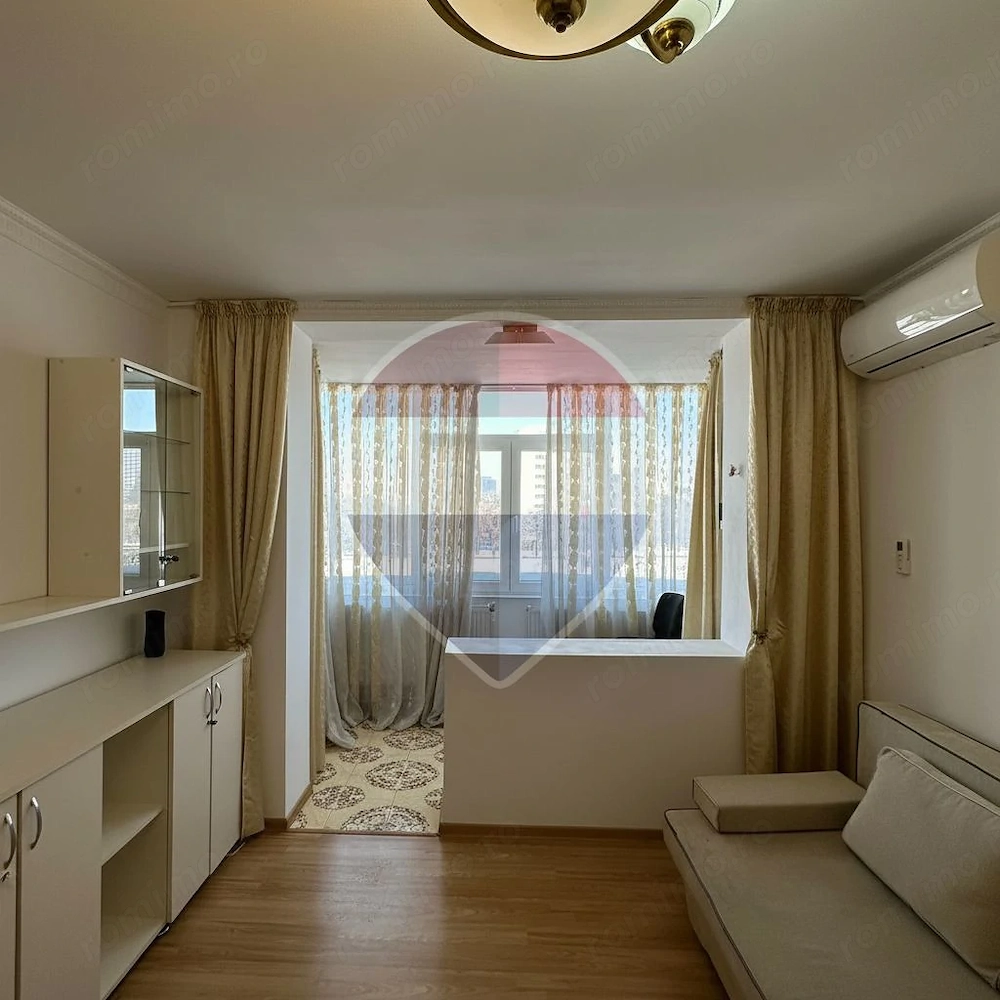 Apartament 3 camere · Podul Roș · Vedere Palas  Palatul Culturii