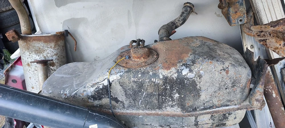 rezervor motorina nissan nisan navara d21