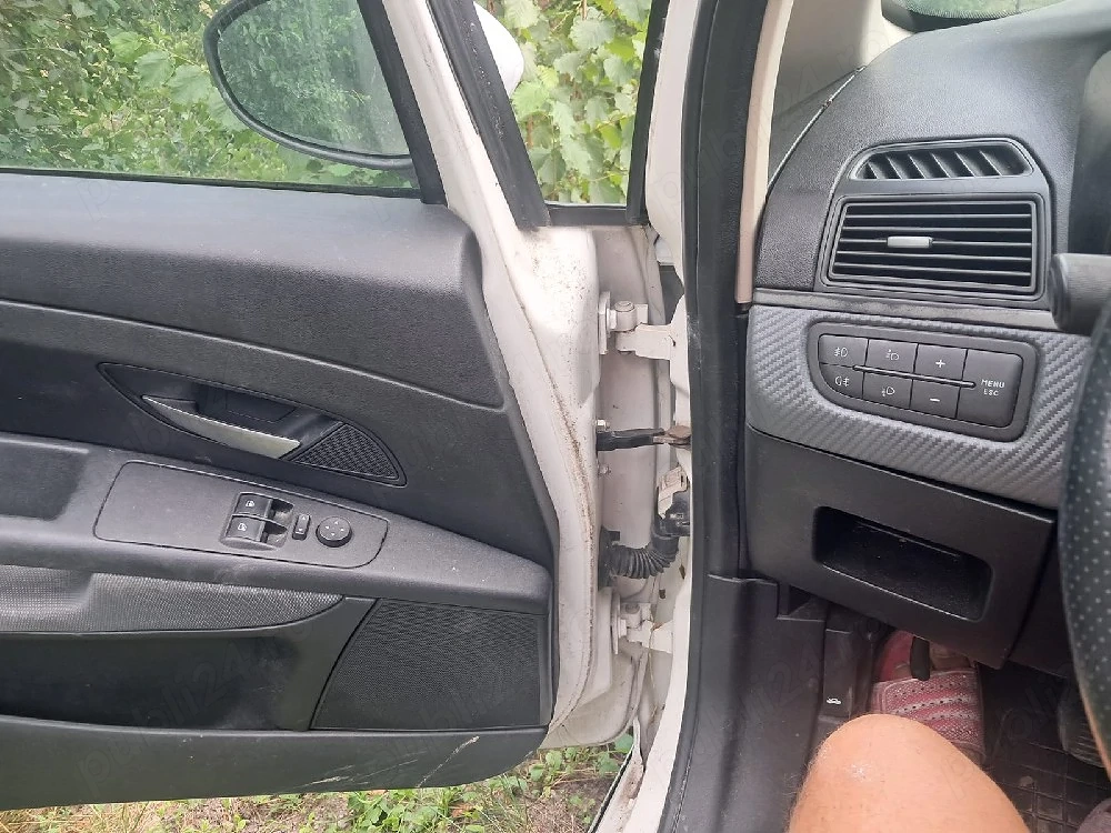 Dezmembrez Fiat punto