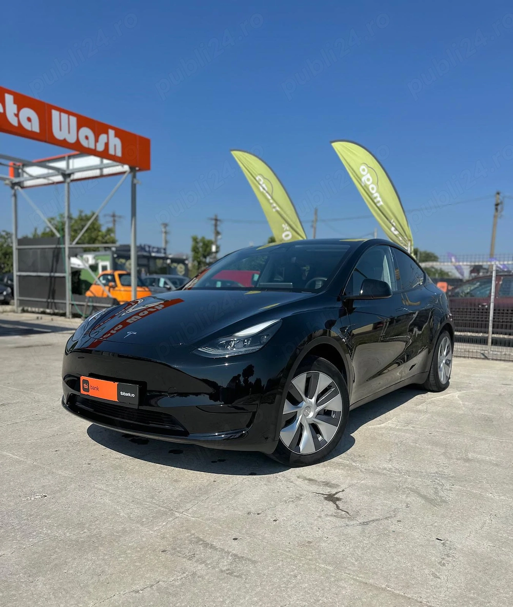 Tesla Model Y, 2024