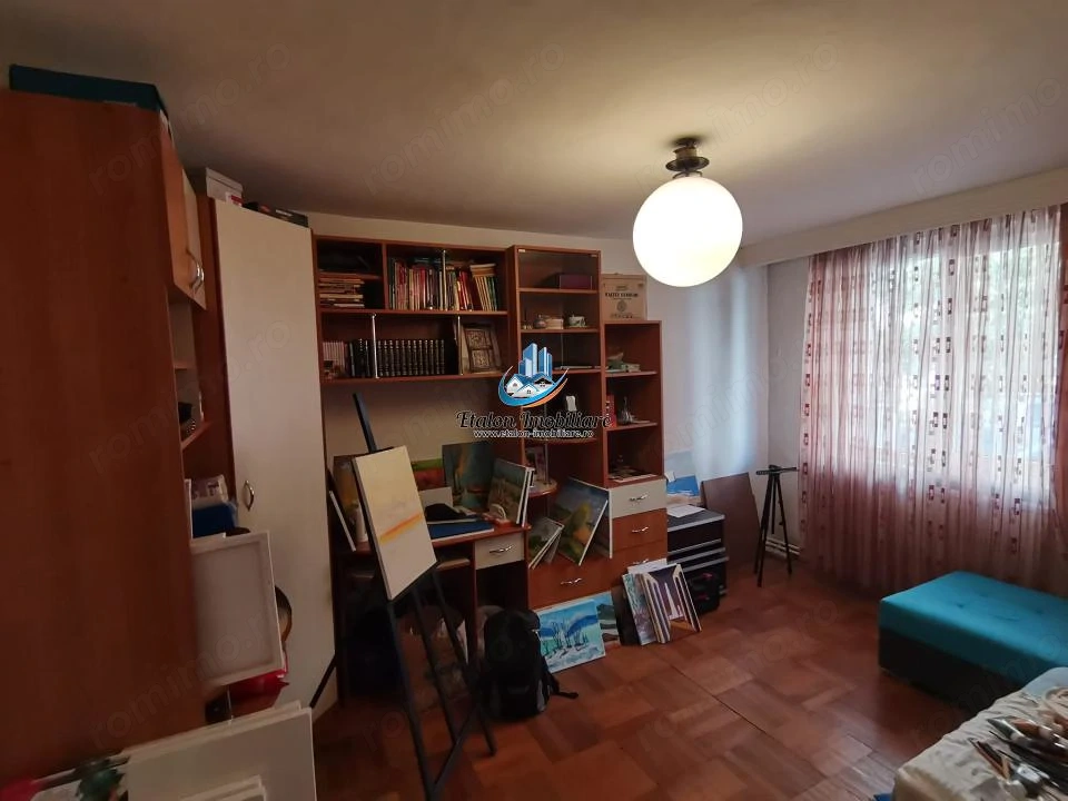 Apartament 3 camere, parter, Zona Carrefour Precista