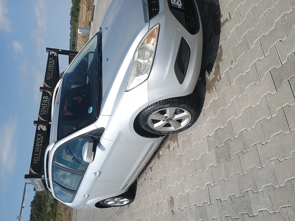 Vând Ford focus 