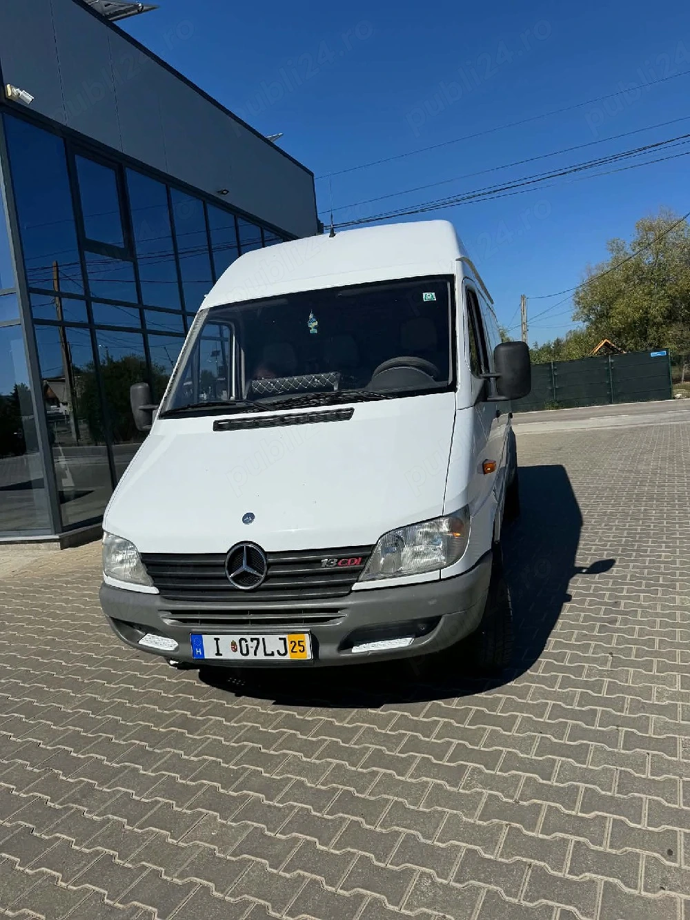 mercedes sprinter 413