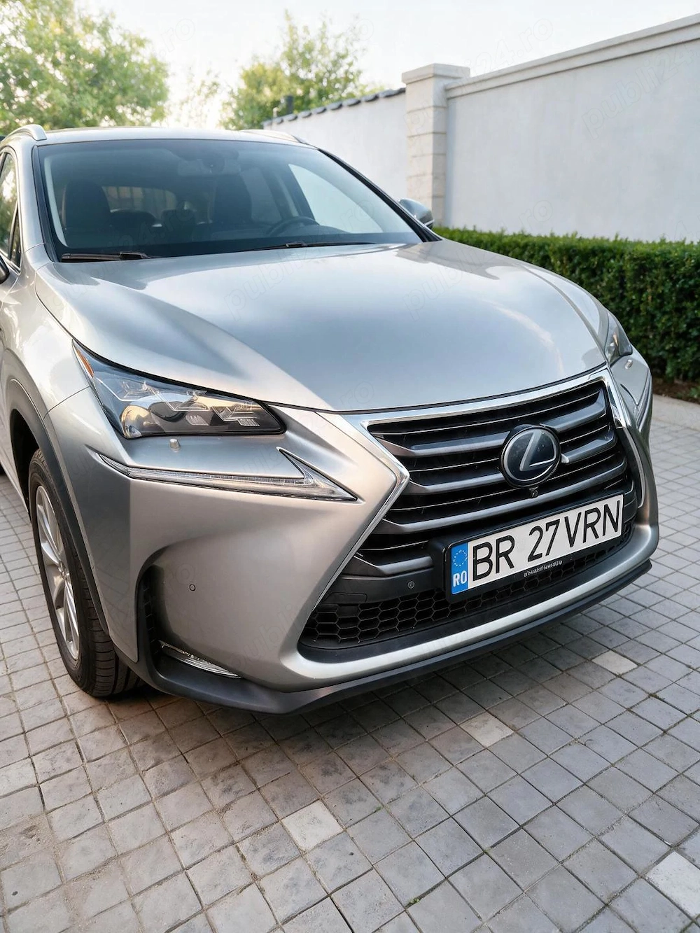 Vând Lexus NX300h AWD Luxury, an fabricație 2017, motorizare hibridă 2.5 benzină + electric, cutie a