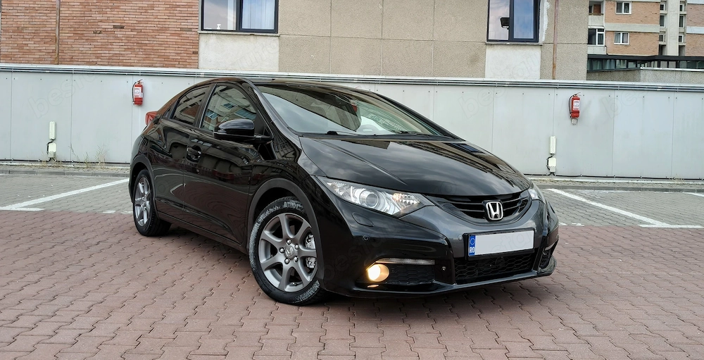 Honda Civic IX - 1.6 i-DTEC   6+1 trepte   Bose   Euro 5   Xenon
