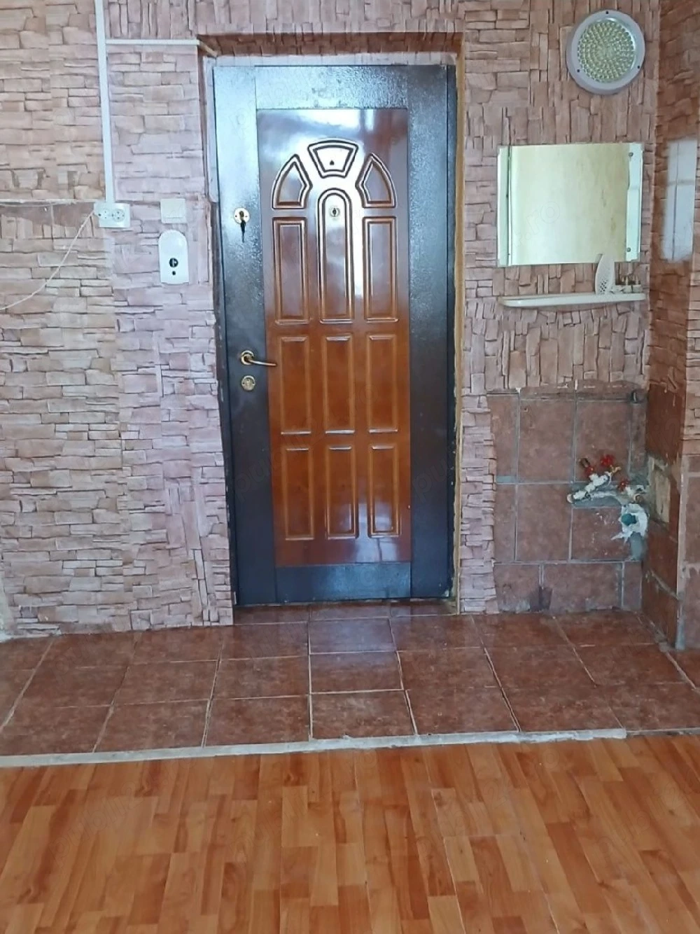 Vând Cameră de Cămin 12 MP   Brașov - Etaj 4 din 4
