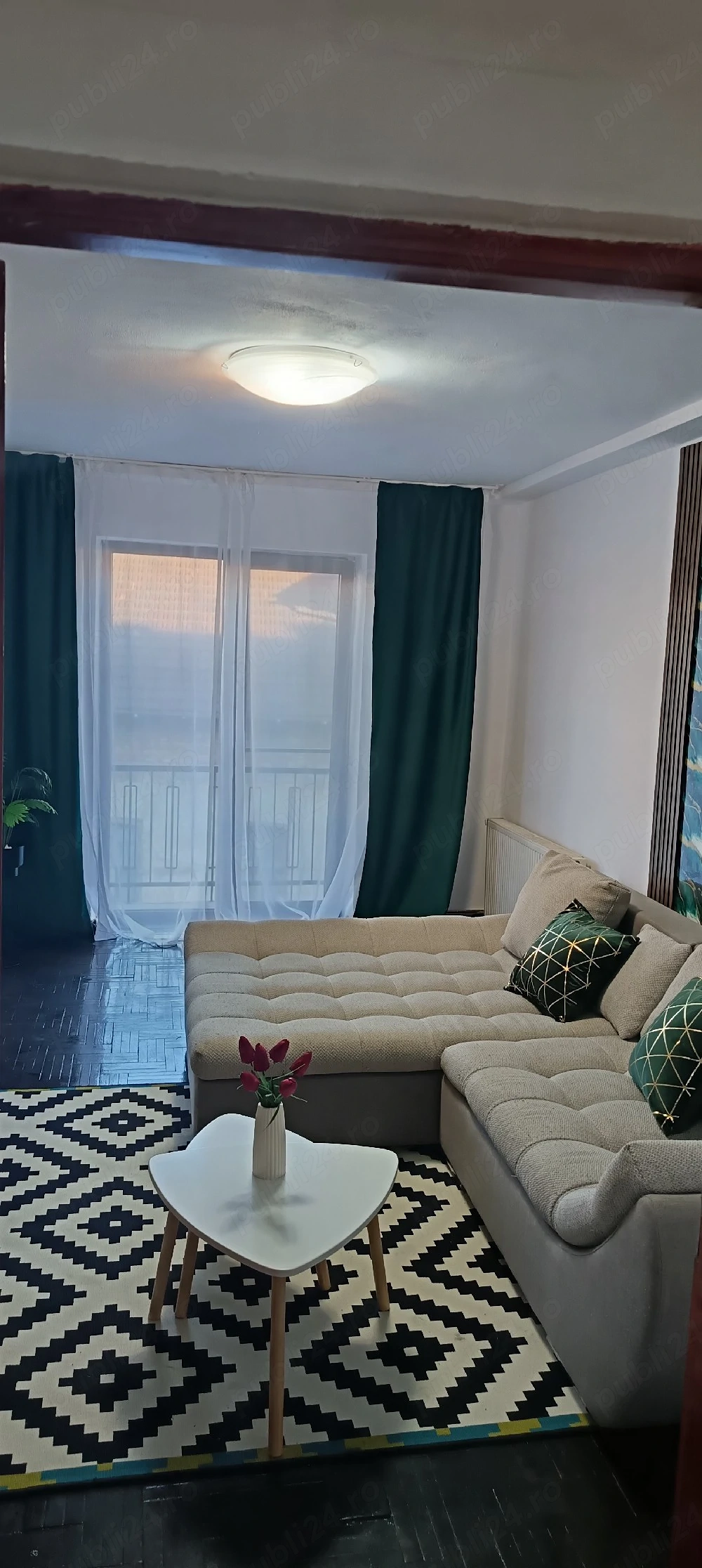 Inchiriez apartament decomandat 