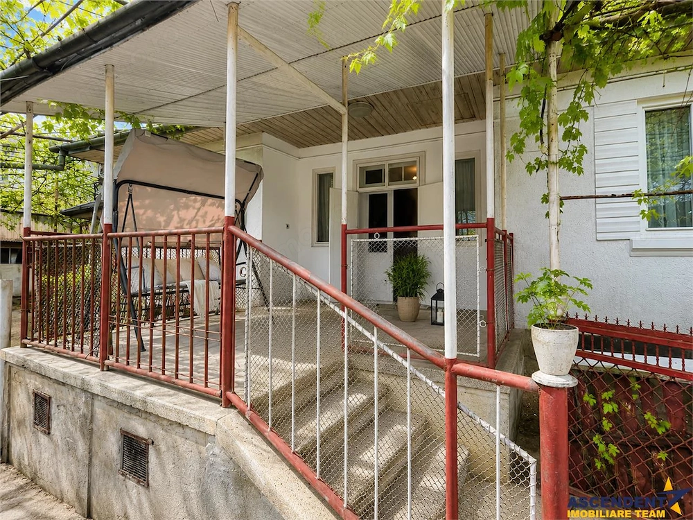 Casa 3 camere, cota teren 446 mp, garaj, terasa, pivnita, Unirii, Targu Mures
