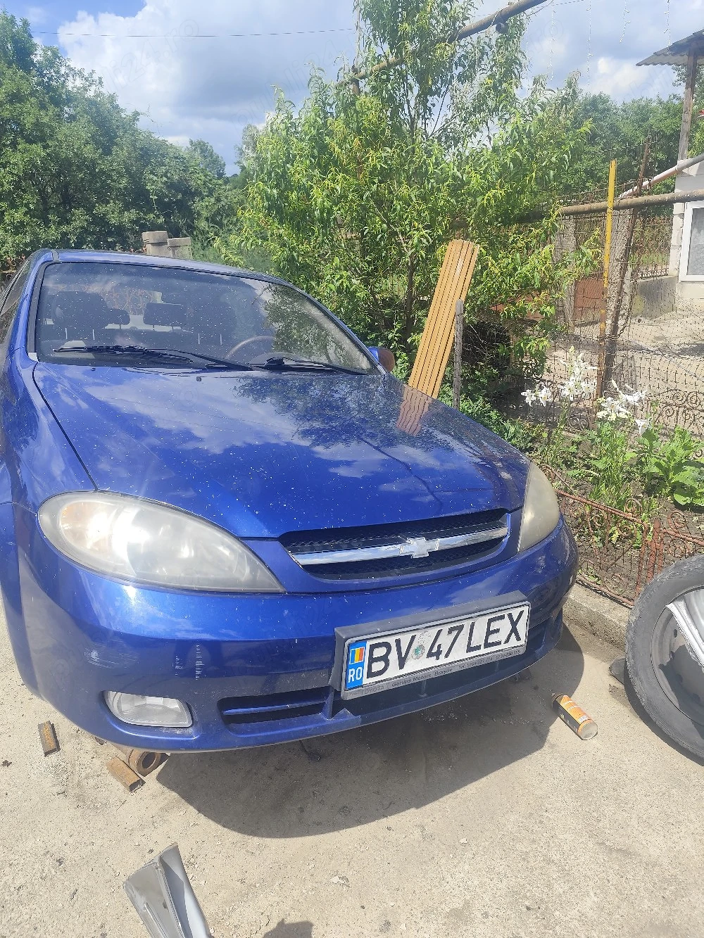 Mașini întregi pentru piese sau rabla . Se și dezmembrează la cerere. 