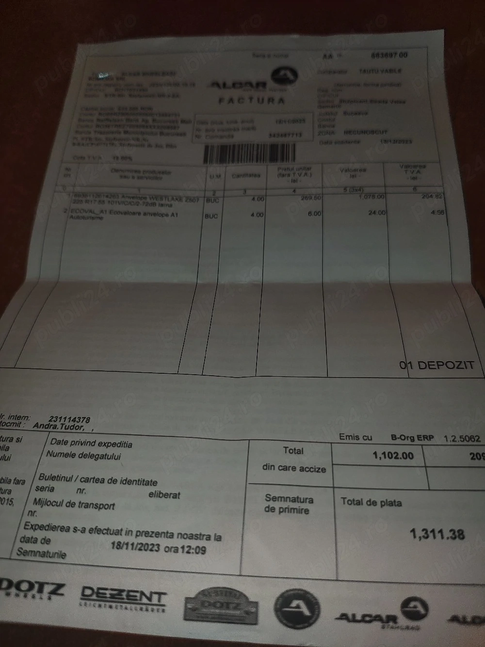 vand sau schimb  cu scuter patru jenti si patru cauciucuri iarna