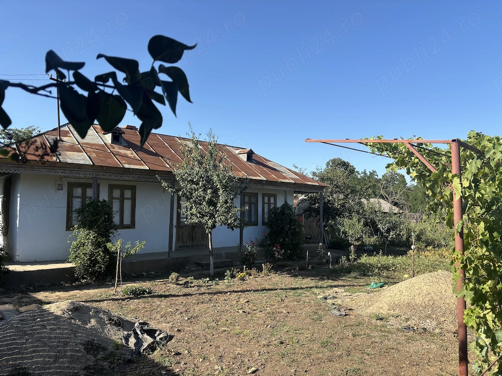 Casă de vânzare!