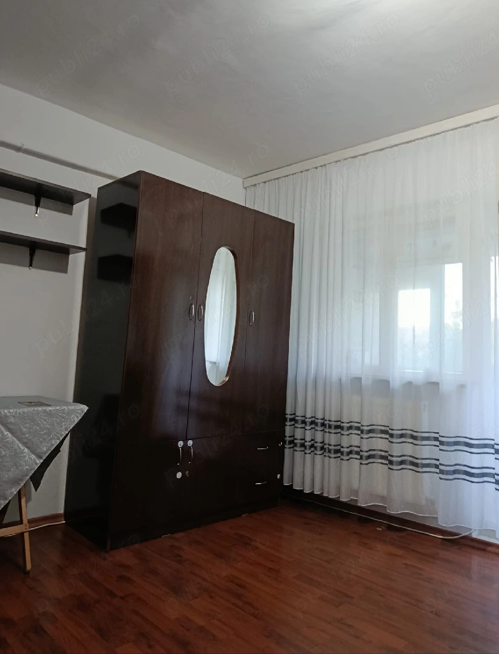Ofer spre inchiriere garsoniera pe B-dul Dorobantilor 
