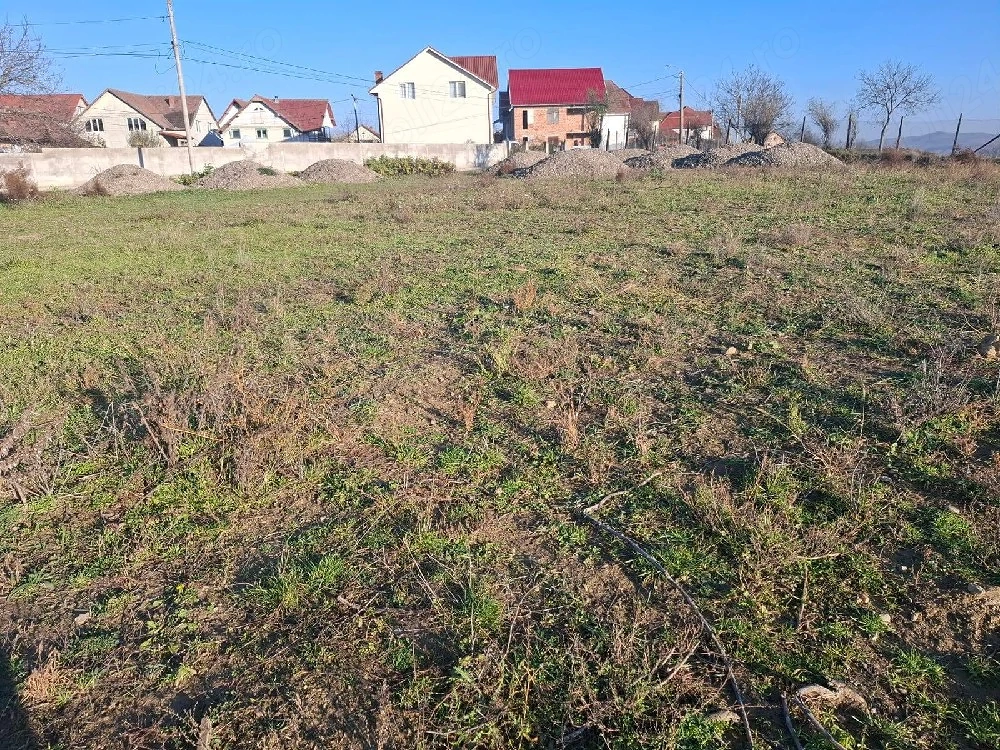 Teren zona Hepat 9300 mp