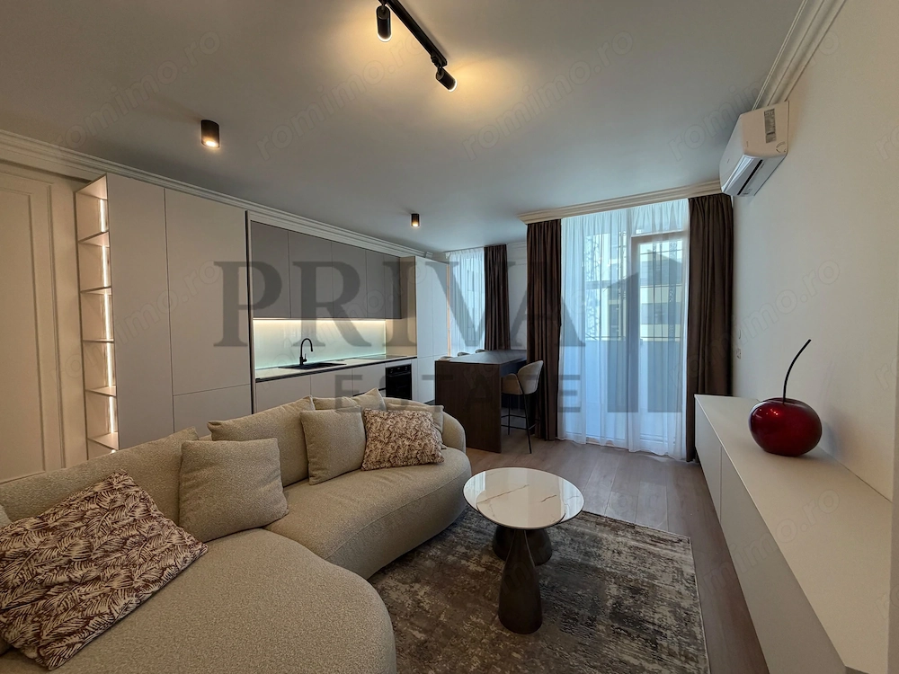 Apartament 3 camere, 2 bai, 2 balcoane, etaj 1. Aradului/ British