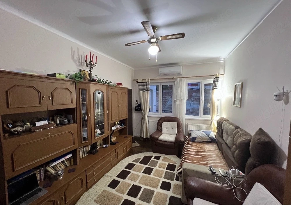 Urgent Apartament-casă Centru renovat ă 2 camere în Vila