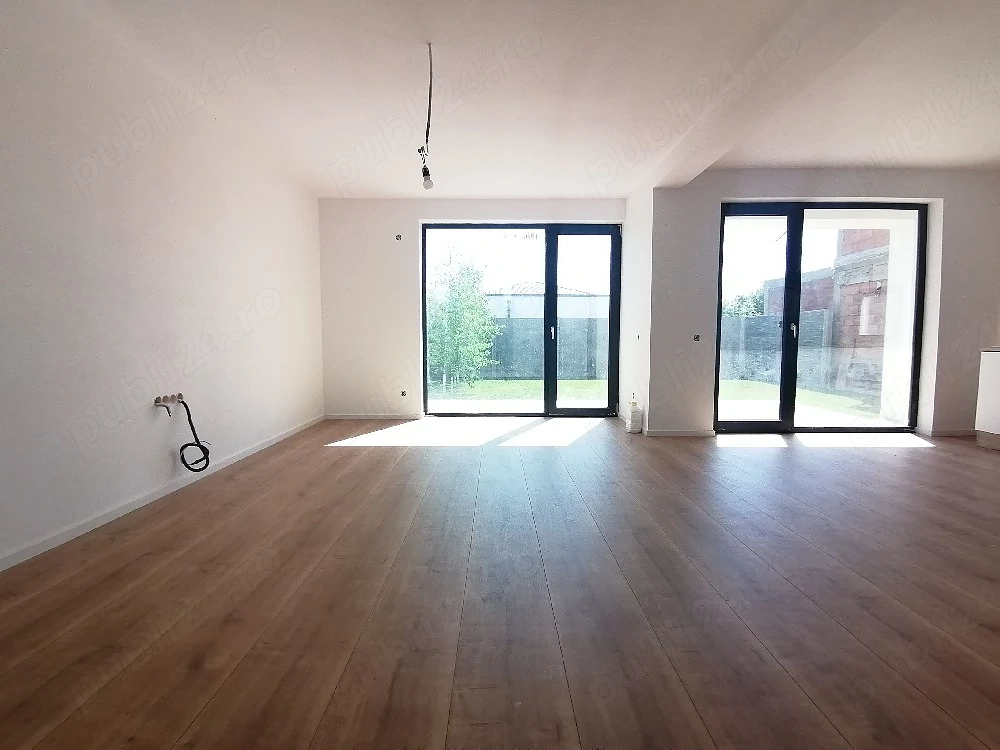 Casa aproape de scoala, gradinita, liceu, 4 camere, asfalt, toate utilitatile