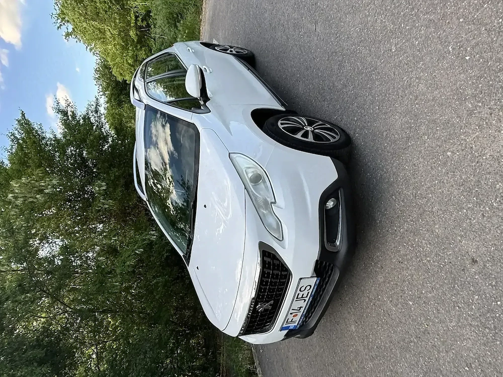 PEUGEOT 2008